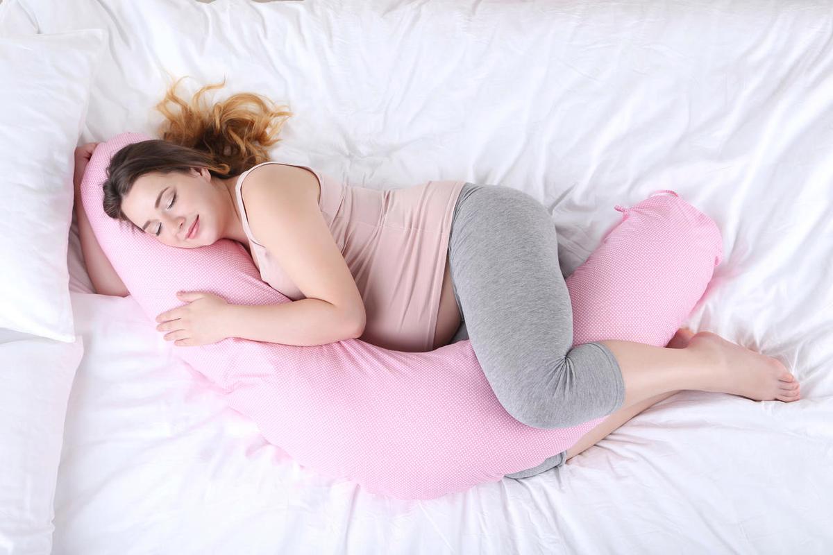 孕妇的睡姿的相关图片